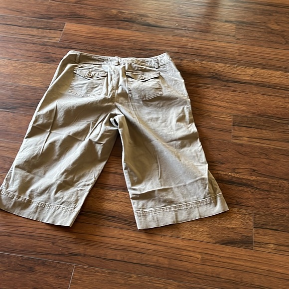 Khaki green capris size 18 excellent condition - Picture 2 of 3